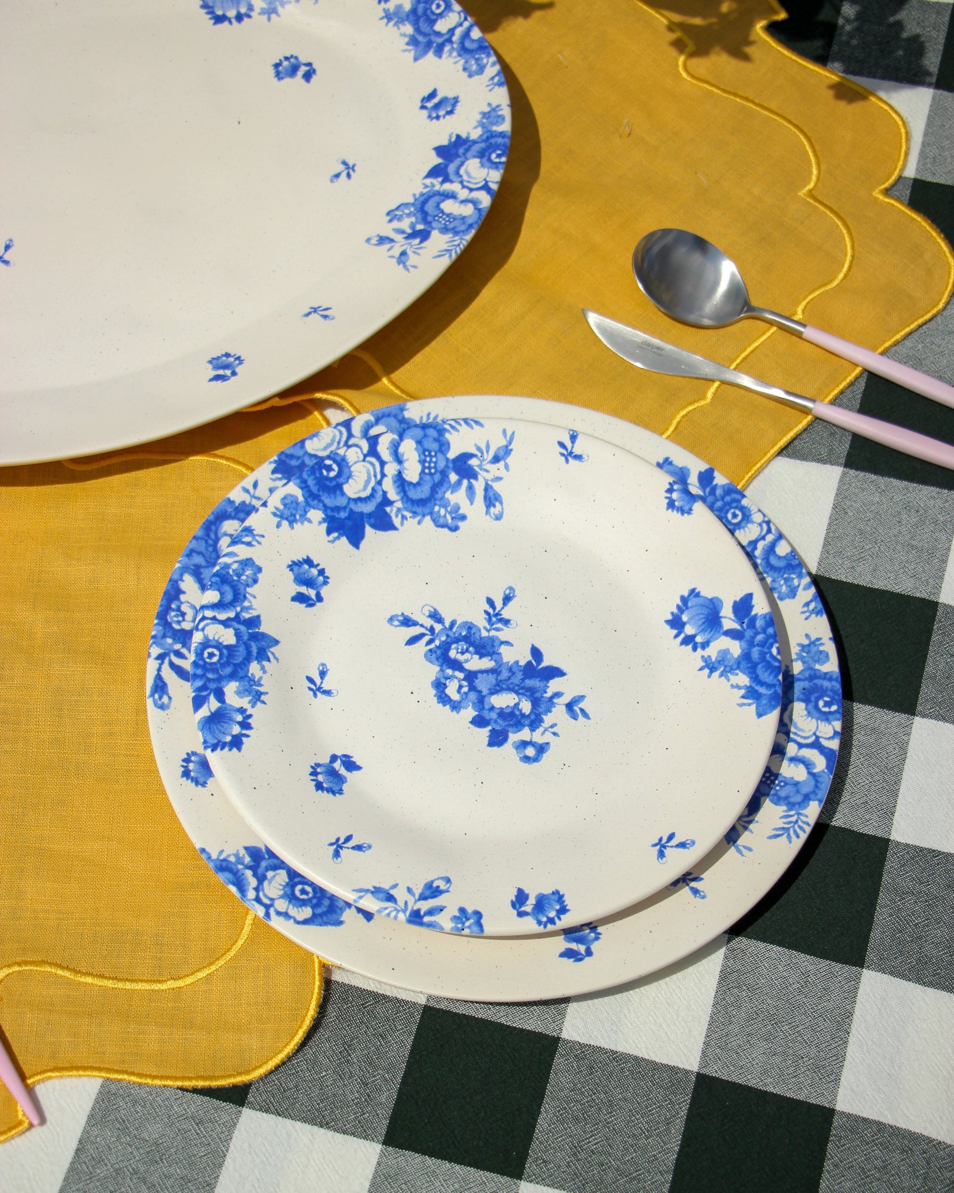 Vintage Flowers Blue Tableware