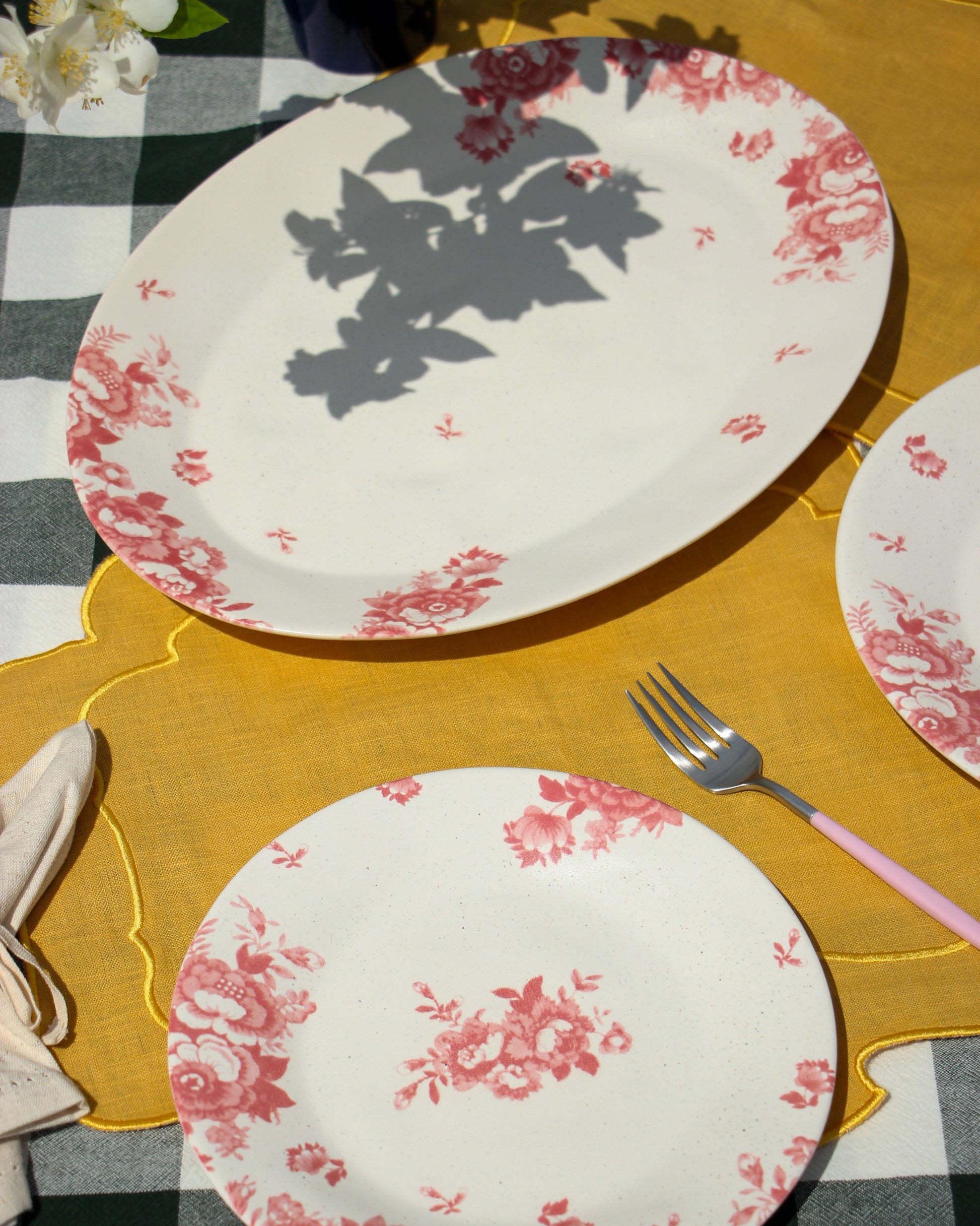 Vintage Flowers Pink Dinnerware