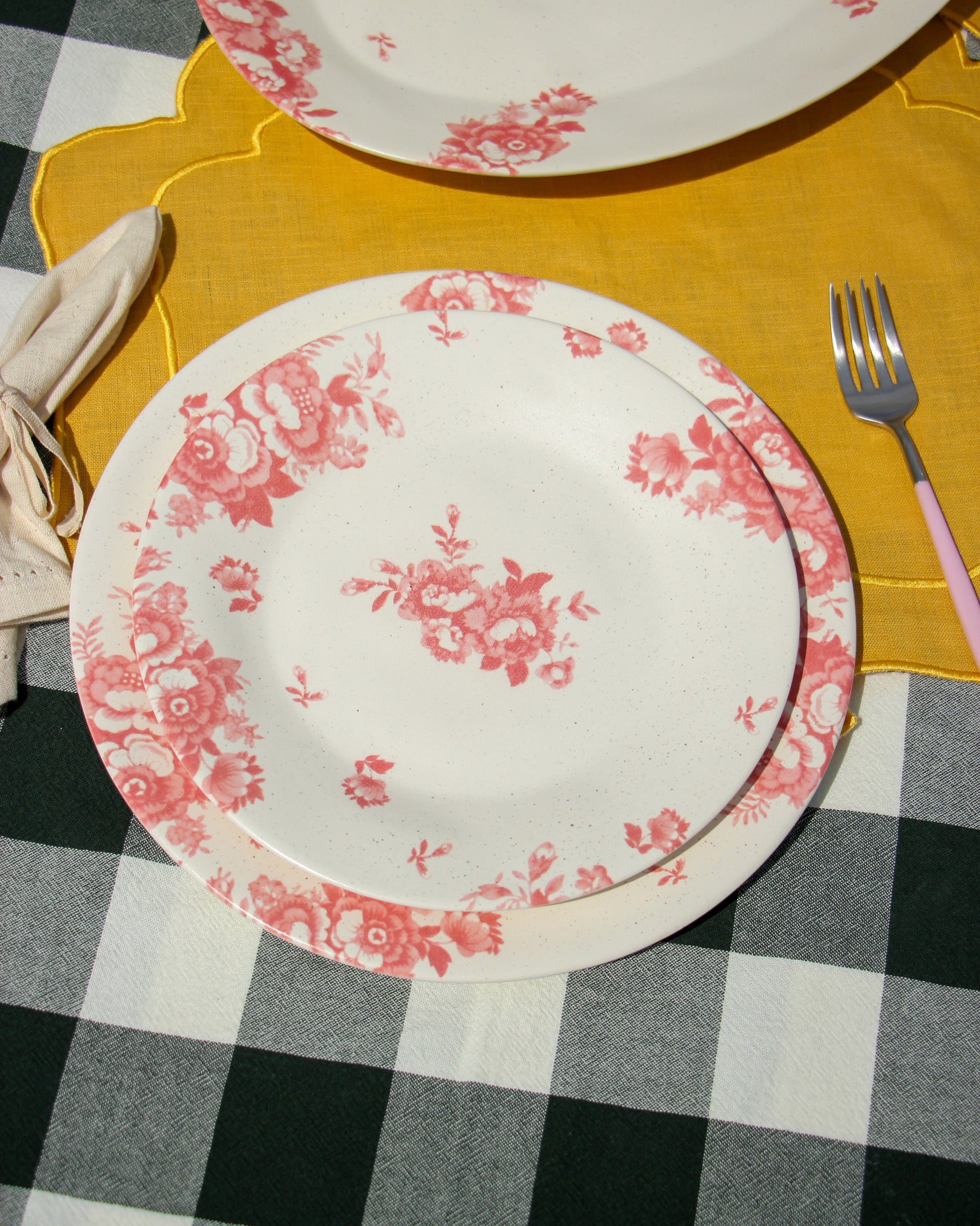Vintage Flowers Pink Tableware